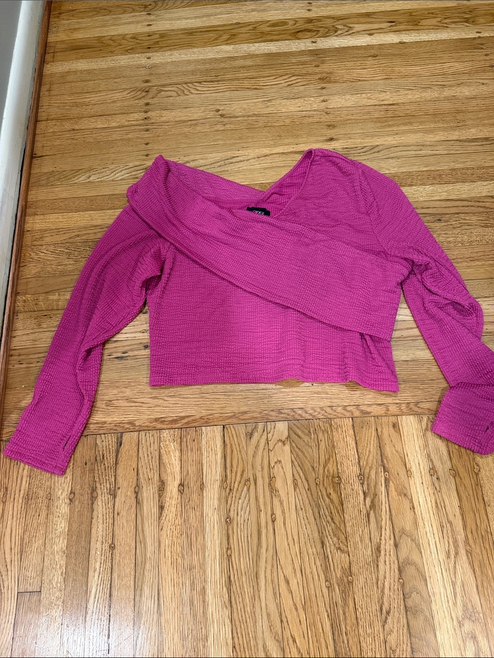 Cider Fuchsia Pink Off-Shoulder Cropped Top